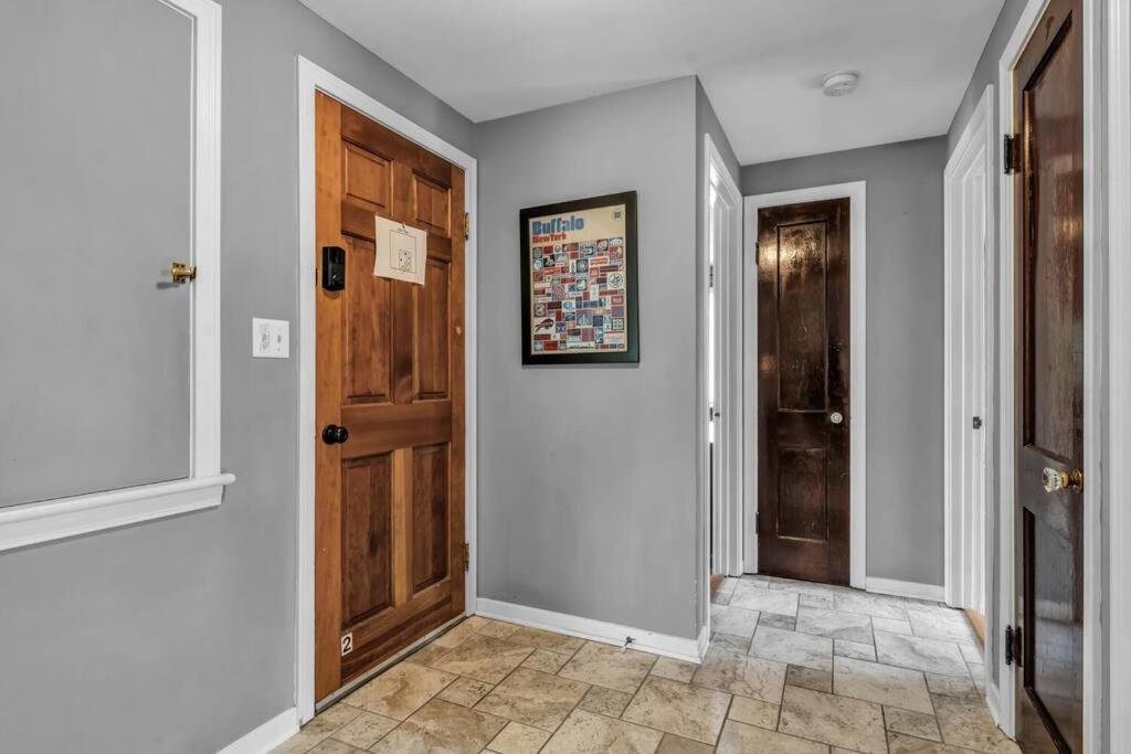Gorgeous 2 Queen Bedroom Apartment In North Buffalo With 70 Inch Tv Kültér fotó