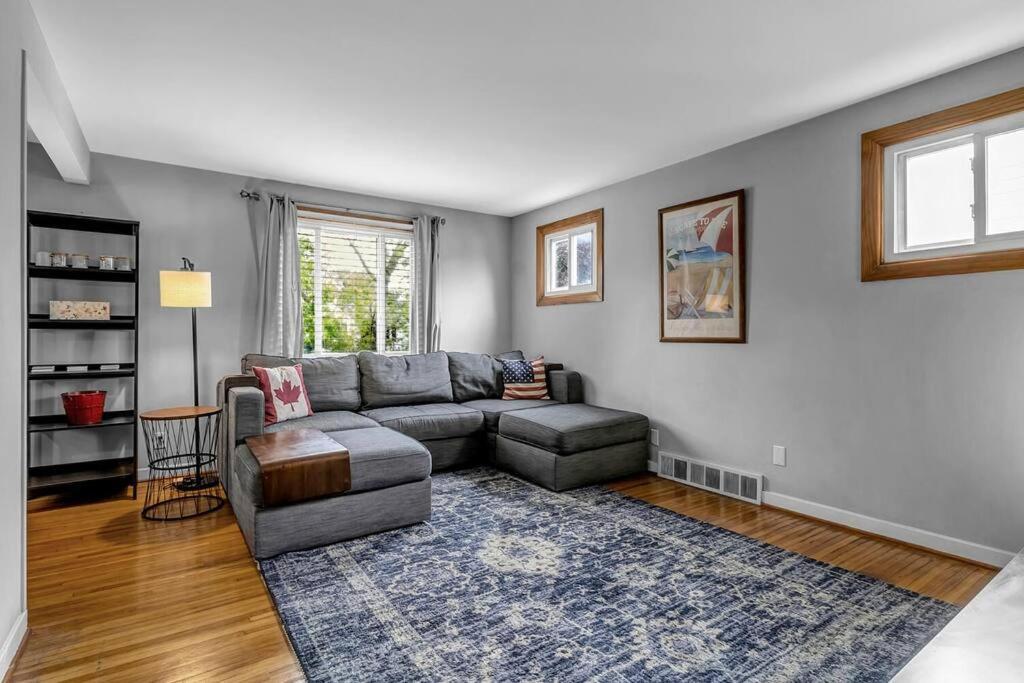 Gorgeous 2 Queen Bedroom Apartment In North Buffalo With 70 Inch Tv Kültér fotó