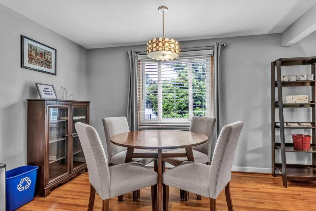 Gorgeous 2 Queen Bedroom Apartment In North Buffalo With 70 Inch Tv Kültér fotó